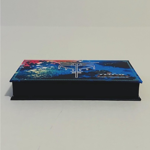 Ulta Beauty X Thor Love and Thunder Valkyrie Eye Palette - Picture 4 of 6